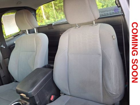 Used 2018 Toyota Tacoma SR AWD/4WD image 11