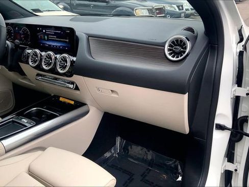 Used 2026 Mercedes-Benz GLA 250 4MATIC image 15