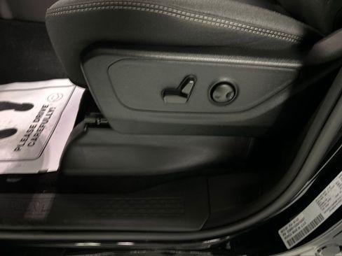 Used 2025 RAM 1500 Big Horn AWD/4WD image 13