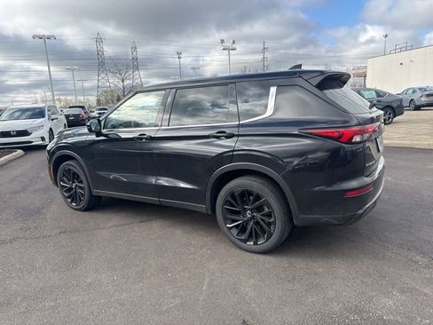 Used 2023 Mitsubishi Outlander SE image 15