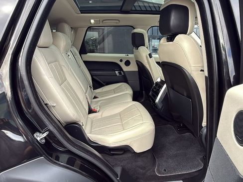 Used 2019 Land Rover Range Rover Sport HSE image 16