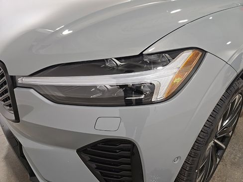 New 2026 Volvo XC60 T8 Ultra w/ Protection Package Premier image 22