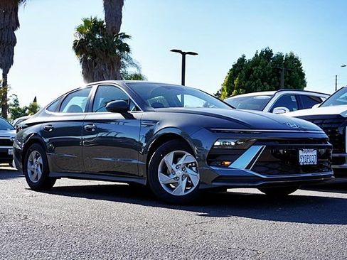 Used 2026 Hyundai Sonata SE FWD image 2