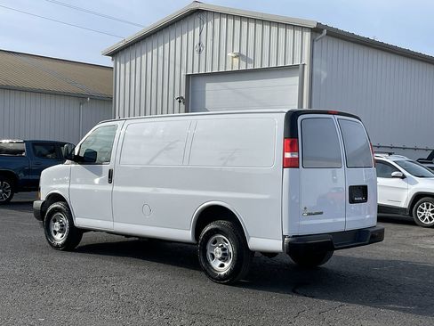 Used 2021 Chevrolet Express 2500 w/ Driver Convenience Package image 8