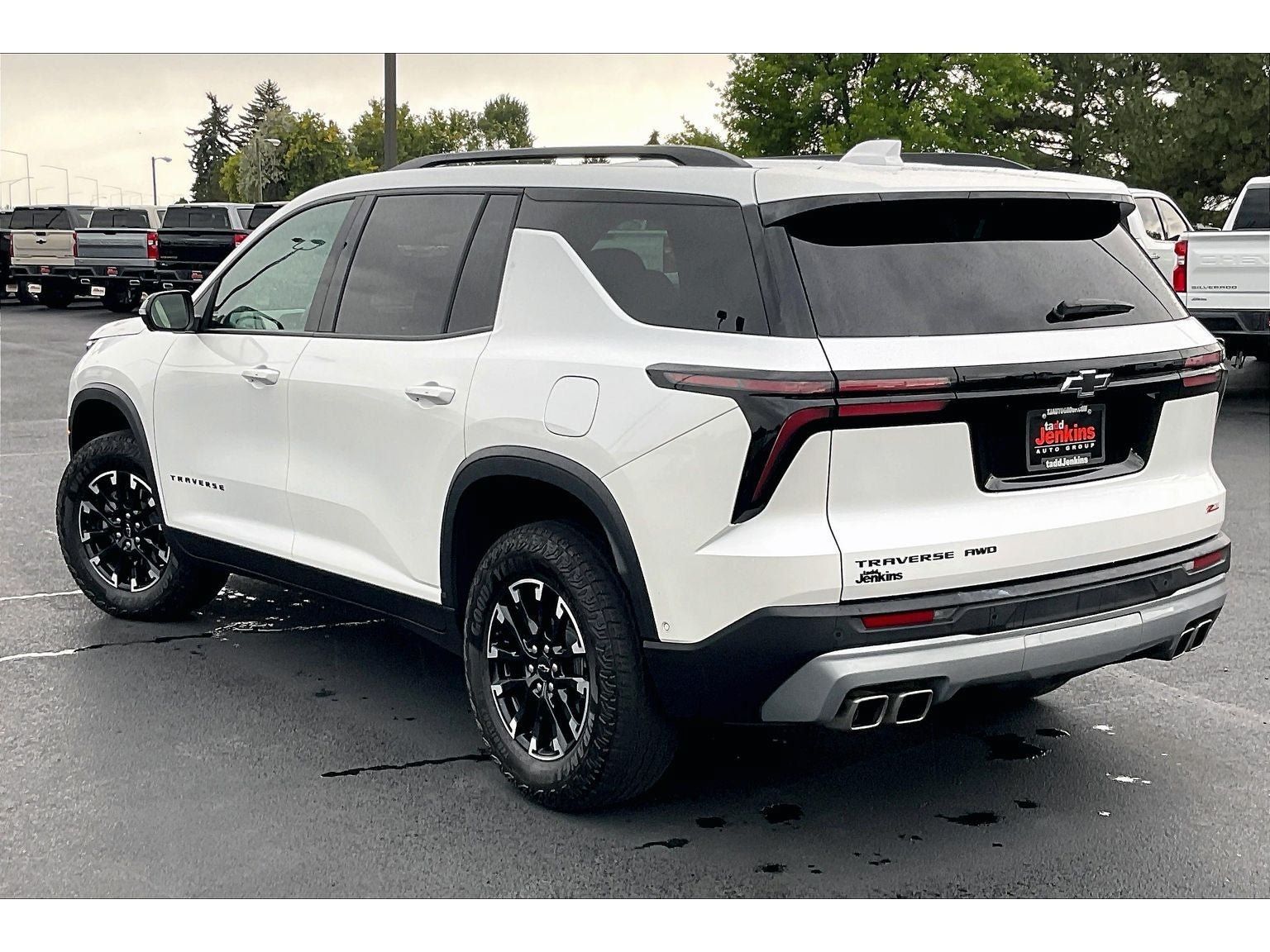 Used 2025 Chevrolet Traverse Z71 w/ Enhanced Driving Package AWD/4WD image 13