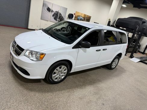 Used 2019 Dodge Grand Caravan SE FWD image 10