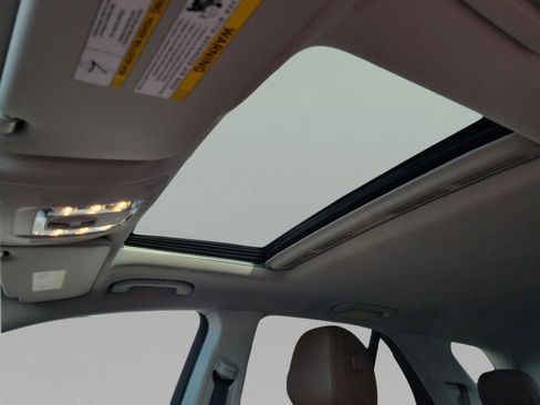 Used 2025 Mercedes-Benz GLE 450e 4MATIC image 36