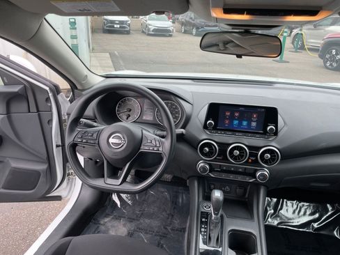 Used 2025 Nissan Sentra S image 32