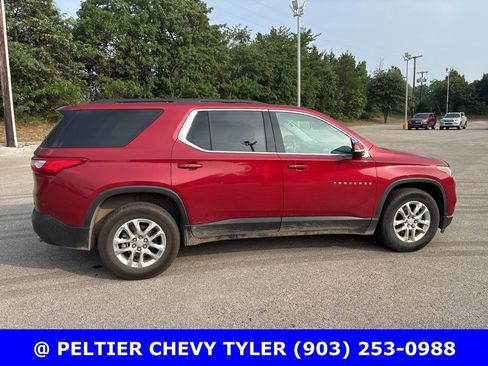 Used 2020 Chevrolet Traverse LT FWD image 8