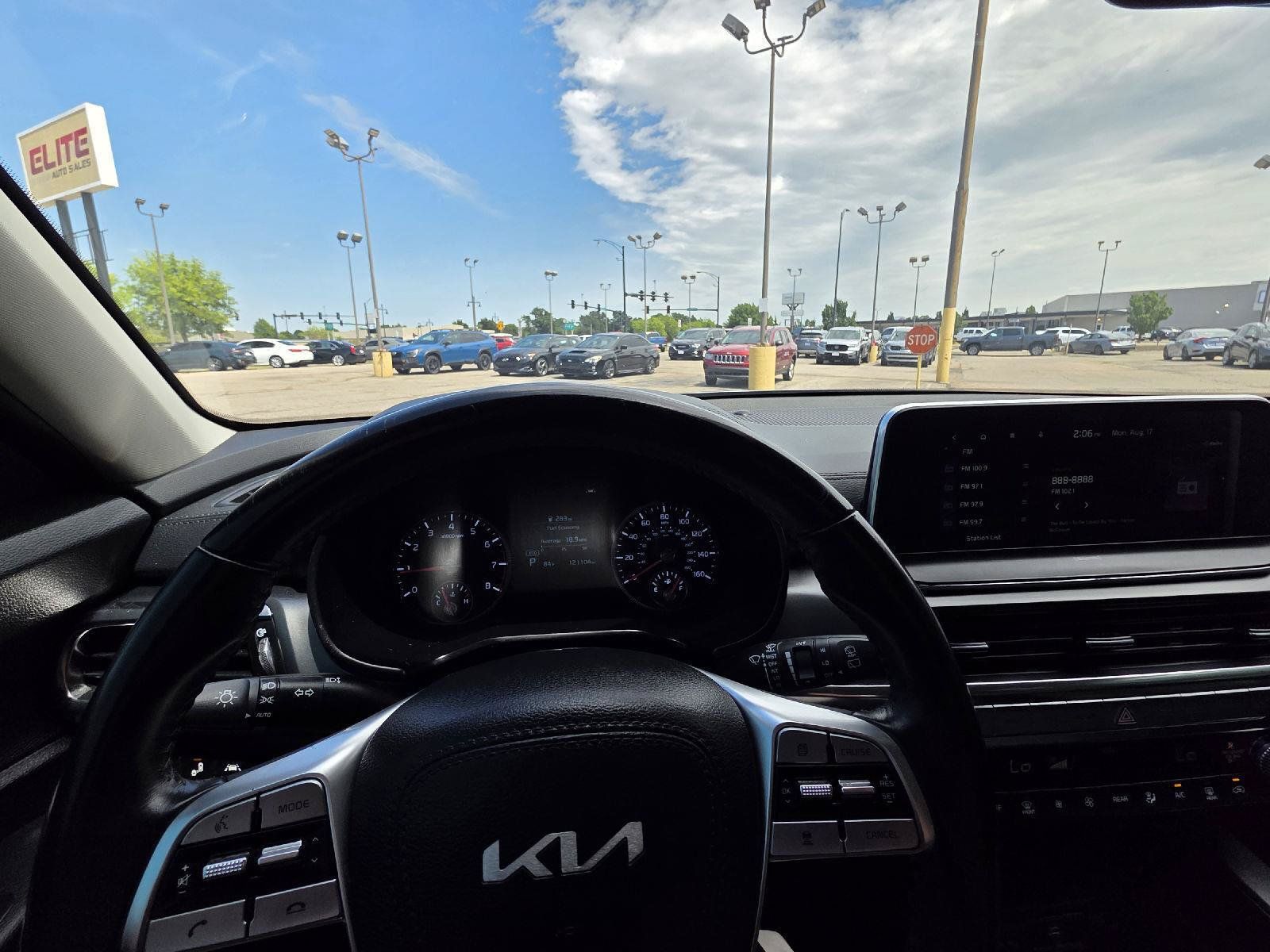 Used 2022 Kia Telluride LX FWD image 29