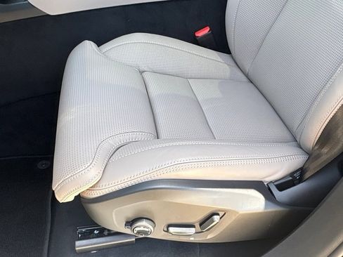 New 2026 Volvo XC90 T8 Ultra w/ Protection Package Premier image 19