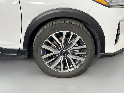 Used 2024 Nissan Kicks SR image 35