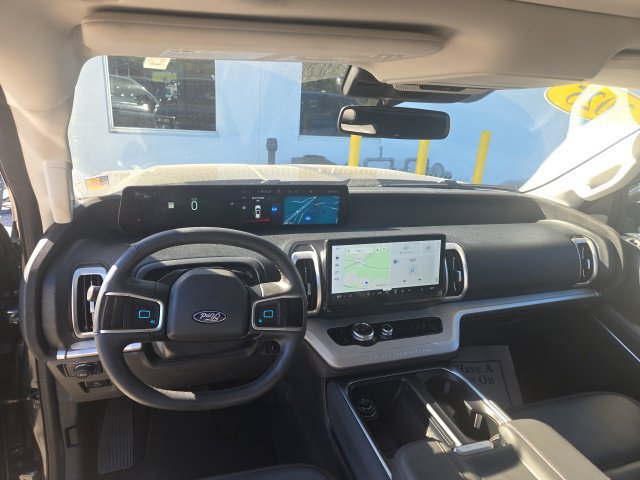 Used 2025 Ford Expedition Active AWD/4WD image 40