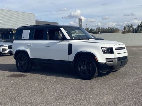 Used 2021 Land Rover Defender 110 X-Dynamic HSE image 4