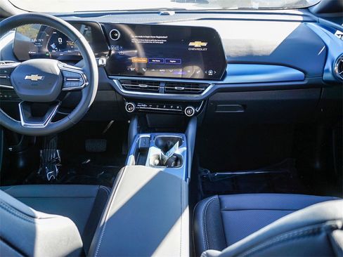 New 2026 Chevrolet Equinox EV LT image 12