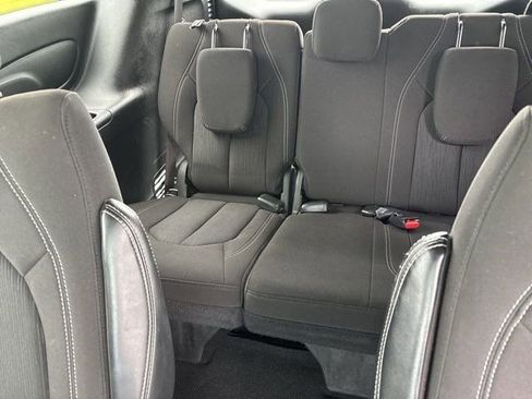 Used 2023 Chrysler Pacifica Touring FWD image 30