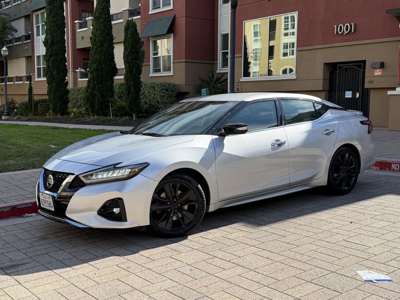 Used 2022 Nissan Maxima SV w/ Floor Mat Group FWD image 2