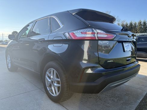 Used 2024 Ford Edge SEL w/ Convenience Package image 4