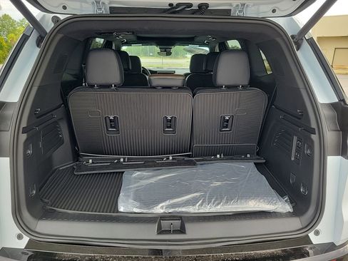 New 2026 GMC Acadia Denali Ultimate w/ LPO, Floor Liner Package FWD image 7