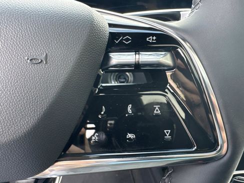 Used 2024 Cadillac Lyriq Sport RWD image 23