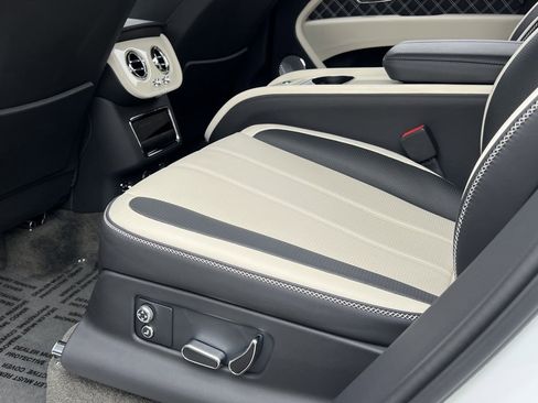 Certified 2023 Bentley Bentayga Speed image 35