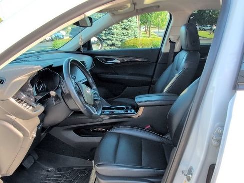 Used 2021 Buick Envision Essence w/ Technology Package I AWD/4WD image 8