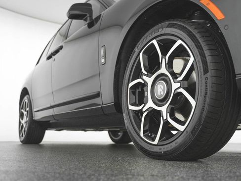 New 2025 Rolls-Royce Cullinan Black Badge image 10