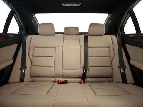 Used 2010 Mercedes-Benz E 550 Sedan image 15