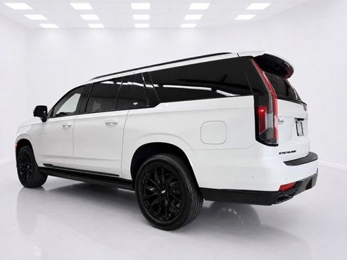 Used 2023 Cadillac Escalade ESV Sport Platinum w/ LPO, ONYX Package AWD/4WD image 11