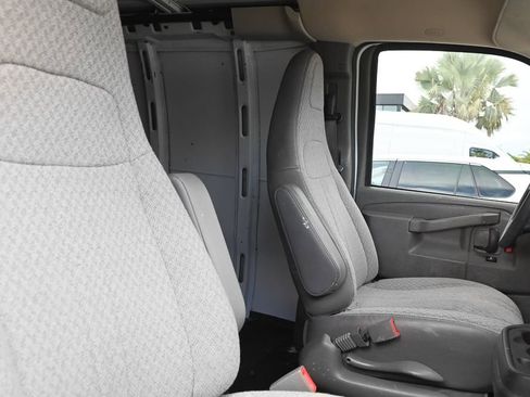 Used 2022 Chevrolet Express 2500 w/ Driver Convenience Package image 16