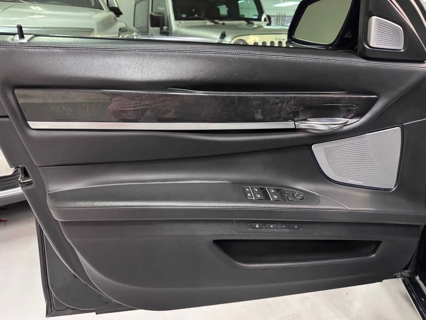 Used 2014 BMW 750Li RWD image 28