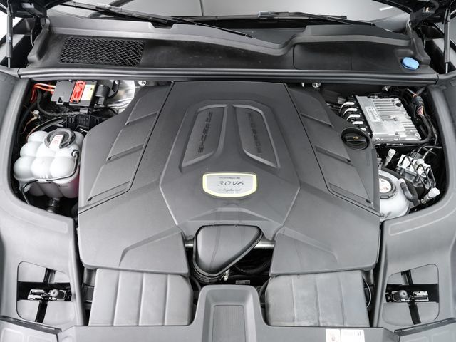 Certified 2023 Porsche Cayenne Platinum Edition AWD/4WD image 29