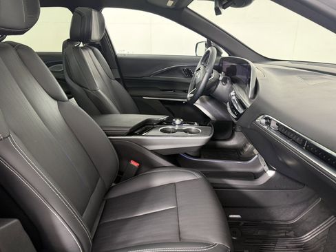 Used 2024 Cadillac Lyriq Sport image 10