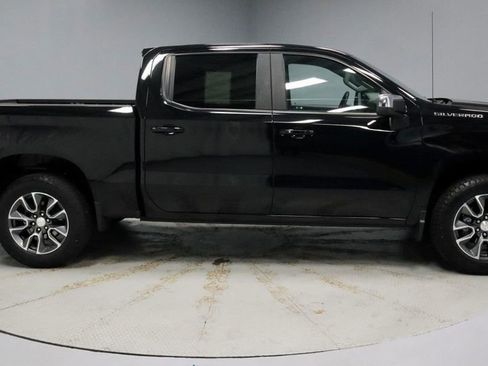 Used 2023 Chevrolet Silverado 1500 LT AWD/4WD image 12