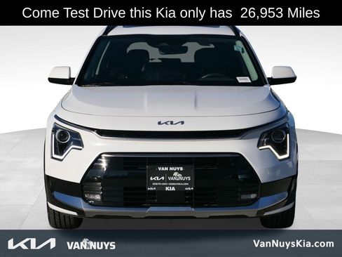 Used 2023 Kia Niro EX Touring image 8