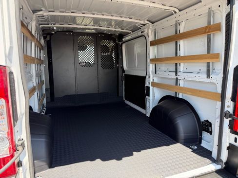 Used 2025 RAM ProMaster 2500 w/ U-Haul Equipment Group FWD image 29