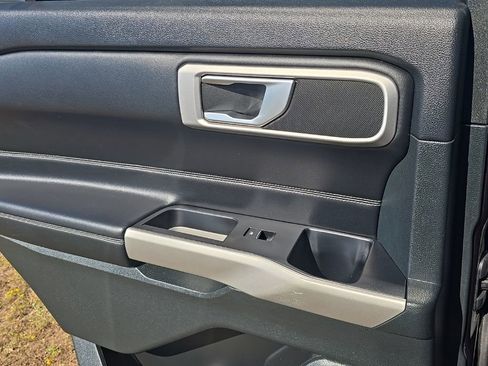 Used 2024 Ford Explorer XLT w/ Equipment Group 202A image 18