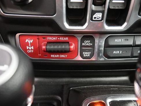Used 2026 Jeep Wrangler Unlimited Rubicon AWD/4WD image 28