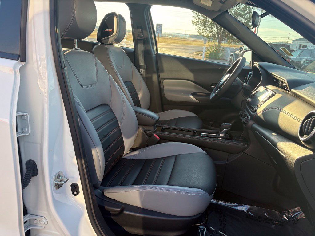 Used 2023 Nissan Kicks SR w/ SR Premium Package FWD image 25