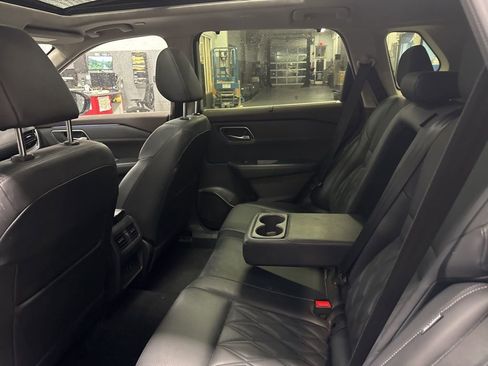 Used 2023 Nissan Rogue Platinum image 14