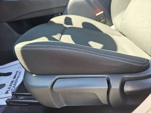 Used 2024 Nissan Rogue S FWD image 28
