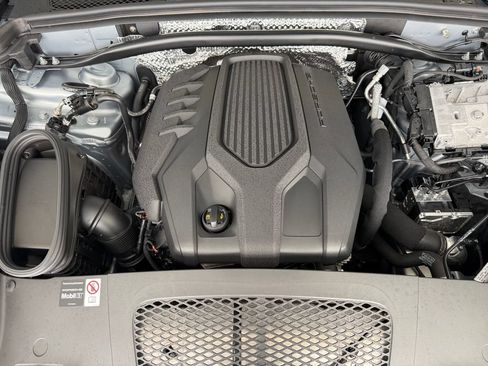 Certified 2026 Porsche Macan AWD/4WD image 26