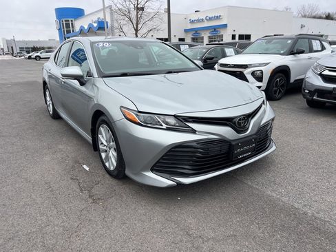 Used 2020 Toyota Camry LE image 7