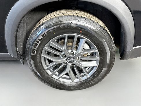 Used 2024 Nissan Rogue S image 37