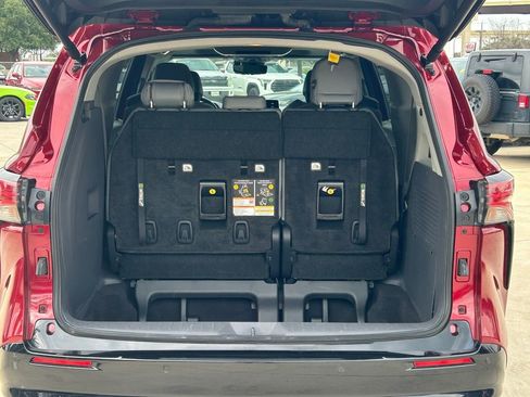 Certified 2023 Toyota Sienna Limited AWD/4WD image 15