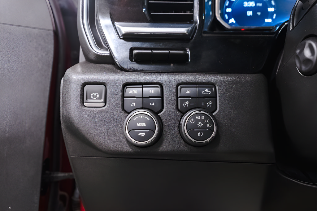 Used 2024 Chevrolet Silverado 1500 High Country AWD/4WD image 20