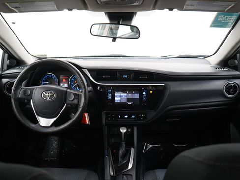 Used 2017 Toyota Corolla LE FWD image 13