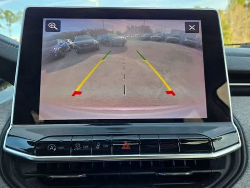 Used 2022 Jeep Compass Latitude image 28