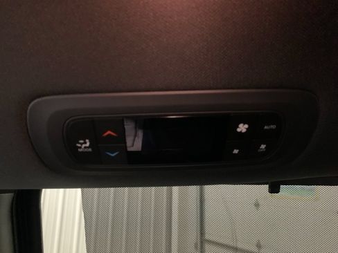 Used 2021 Chrysler Pacifica Touring-L w/ S Appearance Package AWD/4WD image 22