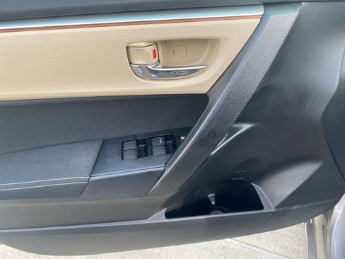 Used 2014 Toyota Corolla LE image 36